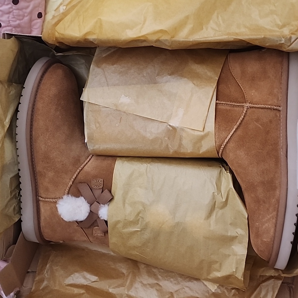 Kookaburra by Ugg boots